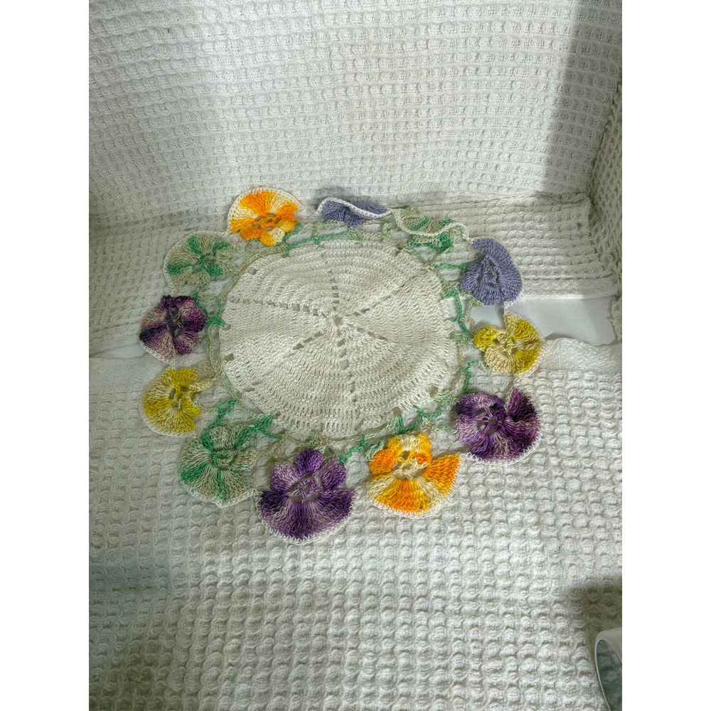 Cottagecore Unbranded Vintage Pansy Crochet Floral Doily 13.5in Multicolor